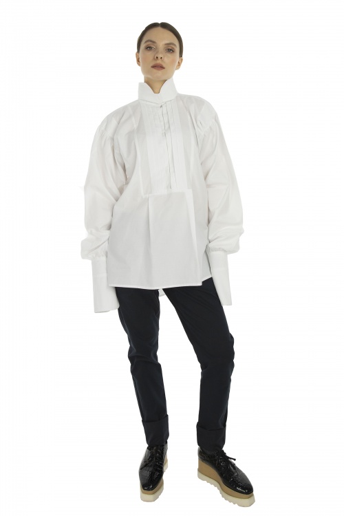 The White Shirt Is Not Dull!